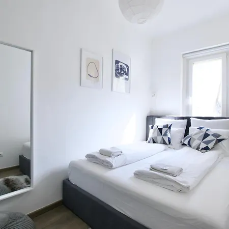 Premium By Hi5- Spot Apartment