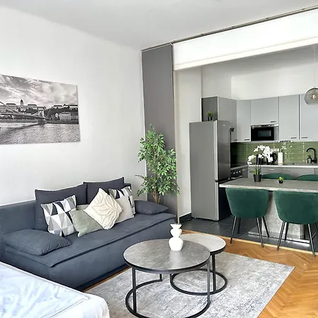 Premium By Hi5- Spot * Budapest
