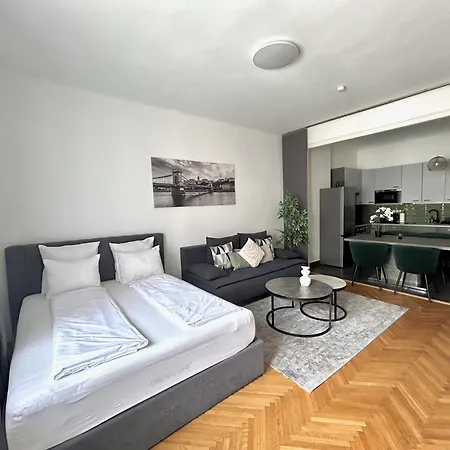 Premium By Hi5- Spot Apartment *