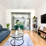 Premium By Hi5- Spot Budapest