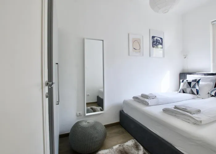 Premium By Hi5- Spot Apartment *
